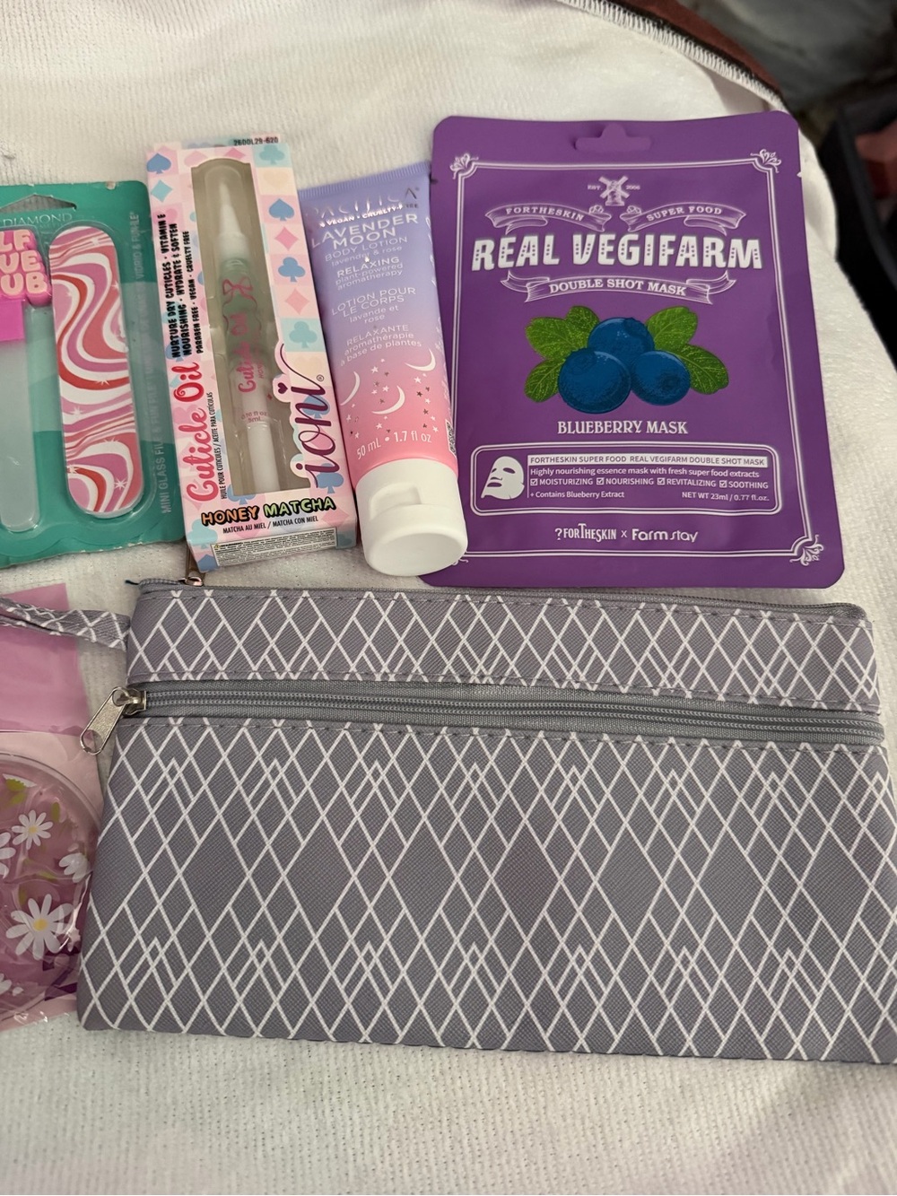 Bath & Body Gift Set  8 pieces! Makeup bag included - Picture 4 of 8